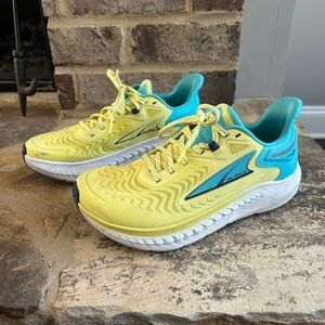 Women’s Yellow and Teal Altra Torin Running Shoes Size 7.5